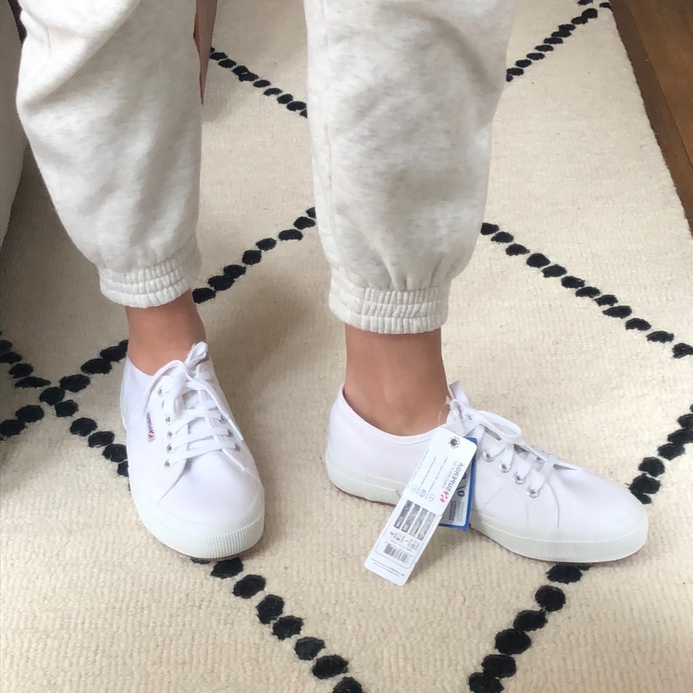 ✨BNIB White Supergas Sz 39.5✨ - Picture 1 of 2